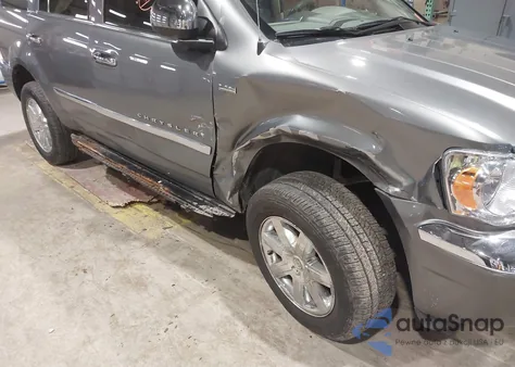 2008 Chrysler Aspen Limited z USA, uszkodzony, nr VIN 1A8HW58218F143285